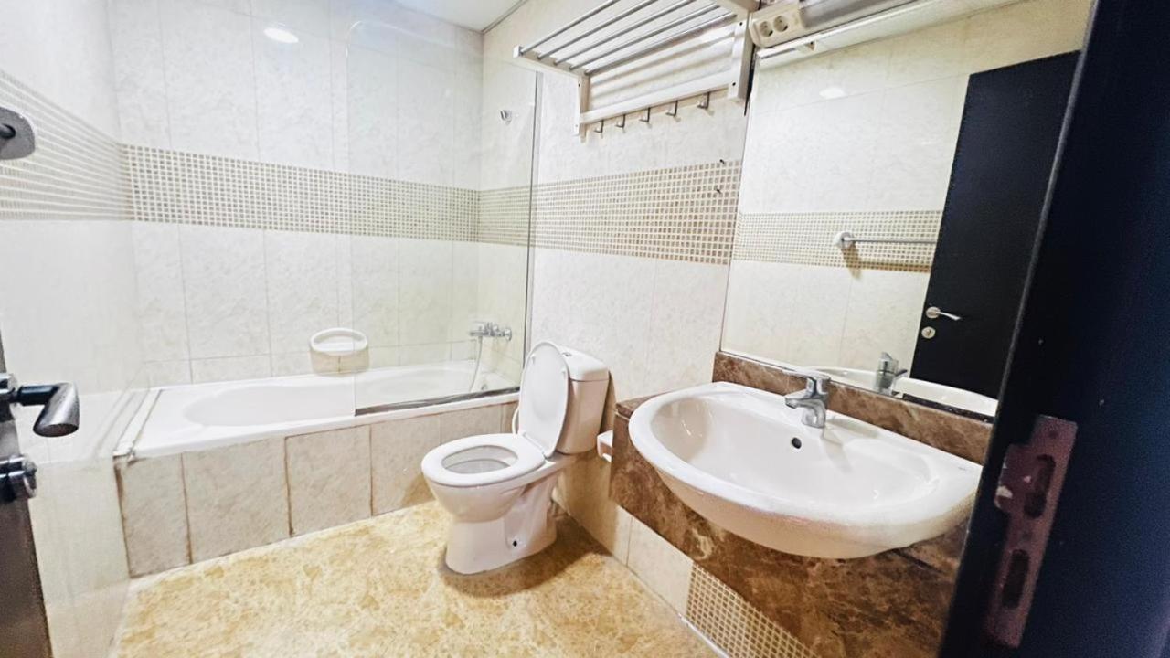 Executive Suite Room In Barsha 1 Near Moe Metro Дубай Экстерьер фото